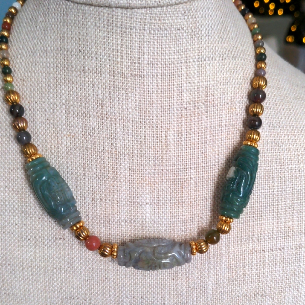 Precious Jasper Green & Antique Gold Choker Necklace. Vintage, 16 1/2